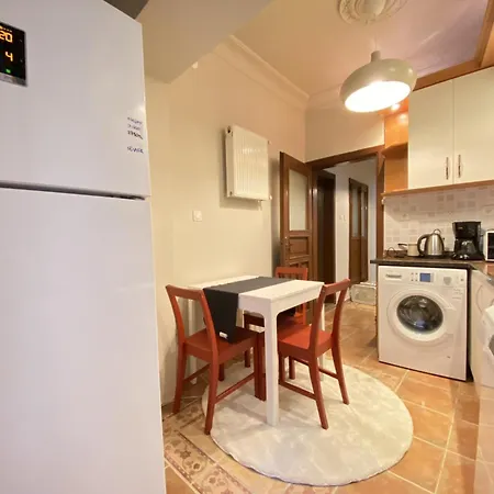 Апартаменты Flat Steps From Taksim Square Стамбул