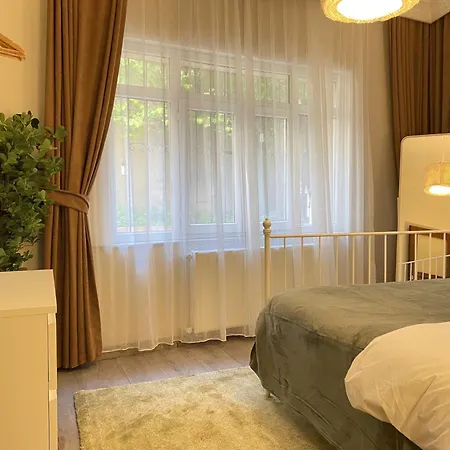 Flat Steps From Taksim Square Стамбул