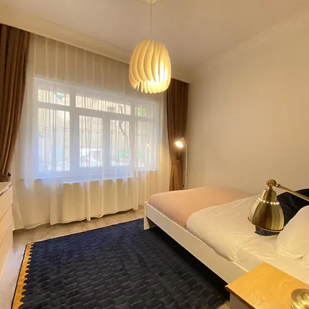 Flat Steps From Taksim Square Апартаменты